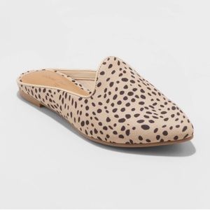 *EUC* Universal Thread Leopard mules sz 7.5